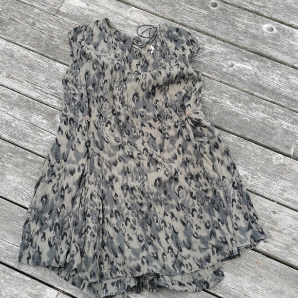 Free People fake love animal print olive green minidress with openback. Size M - Picture 8 of 10